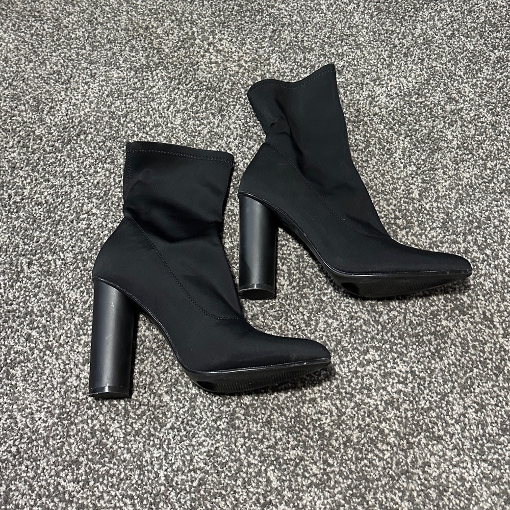 Black Sock boot with round heel